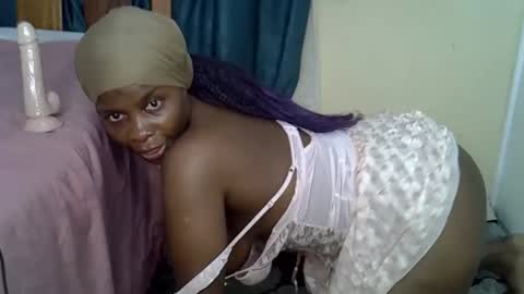 Vee online show from November 4, 2025, 3:00 pm