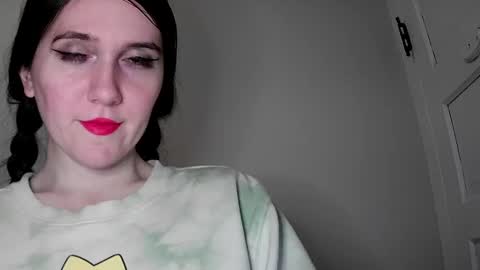 Isabella online show from January 22, 2025, 6:52 pm