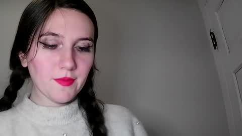 Isabella online show from February 2, 2025, 8:51 pm