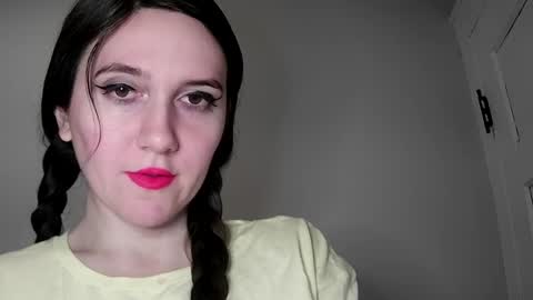 Isabella online show from February 8, 2025, 4:36 pm