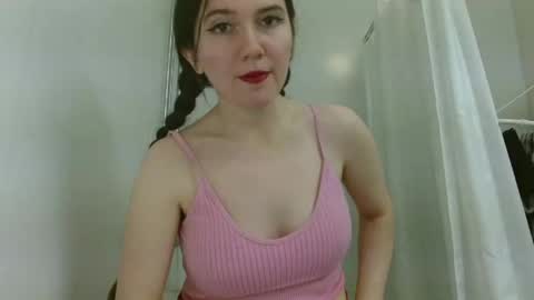 Isabella online show from March 29, 2026, 5:40 am