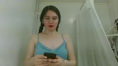 Isabella online show from April 14, 2026, 8:15 pm