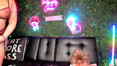 Snapshot of bigbuttsarena chatting on December 20, 2024, 4:31 am bigbuttsarena online show from December 20, 2024, 4:31 am