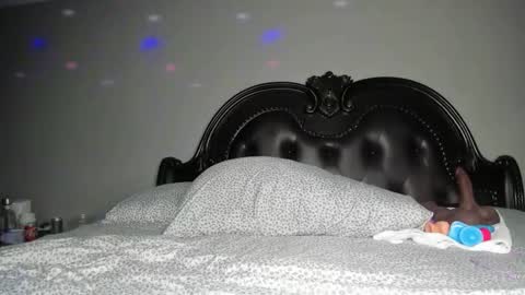 bigbuttsarena online show from December 18, 2025, 7:14 am