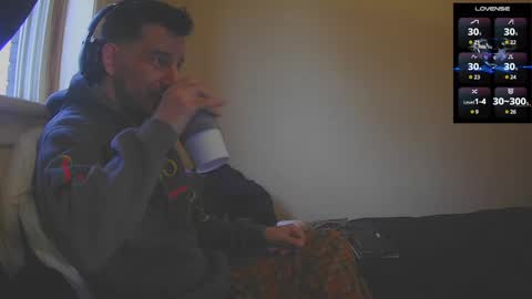 Jon - Im Straight online show from October 20, 2025, 7:47 pm