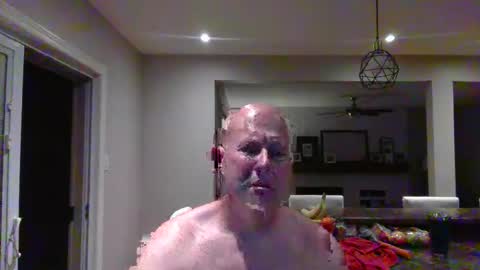 Snapshot of bigdave10005 chatting on October 19, 2025, 2:45 am bigdave10005 online show from October 19, 2025, 2:45 am
