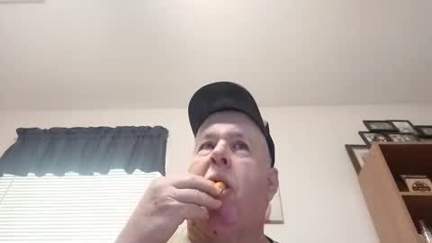 Snapshot of bigeoo76 chatting on May 31, 2026, 5:20 pm bigeoo76 online show from May 31, 2026, 5:20 pm