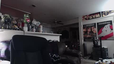 biggerisbetter21 online show from February 25, 2026, 4:44 am