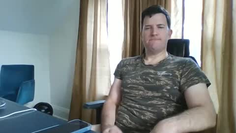 Snapshot of biggestballsonchatu chatting on November 17, 2025, 4:57 pm BiggestBallsOnChatr online show from November 17, 2025, 4:57 pm