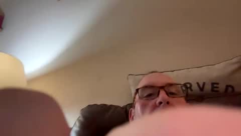 Snapshot of biggloves4bighands chatting on September 28, 2025, 12:05 am biggloves4bighands online show from September 28, 2025, 12:05 am