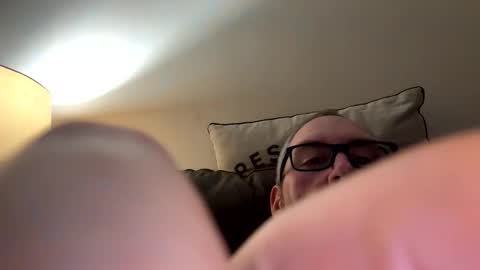 Snapshot of biggloves4bighands chatting on October 18, 2025, 10:21 pm biggloves4bighands online show from October 18, 2025, 10:21 pm