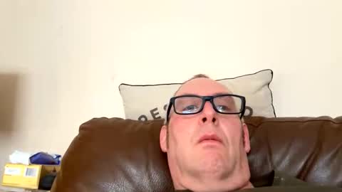 Snapshot of biggloves4bighands chatting on October 24, 2025, 9:06 am biggloves4bighands online show from October 24, 2025, 9:06 am