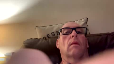 Snapshot of biggloves4bighands chatting on October 28, 2025, 10:56 pm biggloves4bighands online show from October 28, 2025, 10:56 pm