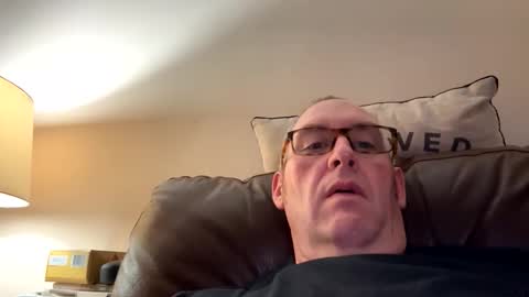 Snapshot of biggloves4bighands chatting on November 14, 2025, 12:20 am biggloves4bighands online show from November 14, 2025, 12:20 am