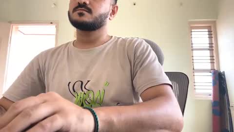 Snapshot of bighandsomesatisfy chatting on November 5, 2025, 11:32 am bighandsomesatisfy online show from November 5, 2025, 11:32 am