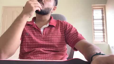 Snapshot of bighandsomesatisfy chatting on November 12, 2025, 9:32 am bighandsomesatisfy online show from November 12, 2025, 9:32 am