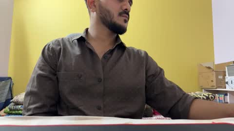 bighandsomesatisfy online show from April 30, 2026, 3:40 pm