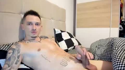 Snapshot of bigjustinnn chatting on November 13, 2025, 10:30 pm bigjustinnn online show from November 13, 2025, 10:30 pm