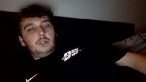 Snapshot of bigleeee9 chatting on November 8, 2025, 1:17 am bigleeee9 online show from November 8, 2025, 1:17 am