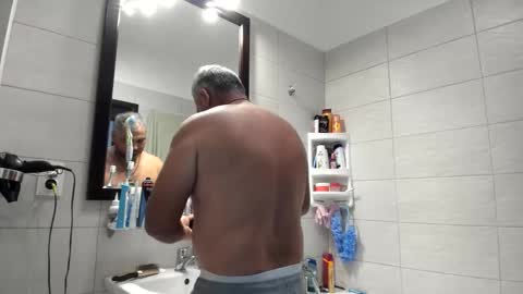 Snapshot of bigloverxxx2 chatting on September 23, 2025, 8:28 am Costas online show from September 23, 2025, 8:28 am