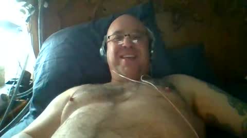 bigmike197167 online show from November 12, 2025, 4:46 am