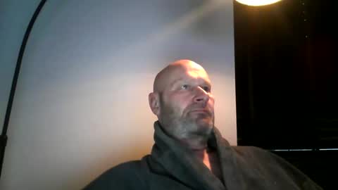 Snapshot of bigmike3339 chatting on December 4, 2024, 7:50 am bigmike3339 online show from December 4, 2024, 7:50 am