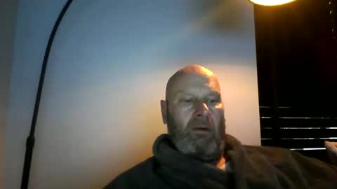 Snapshot of bigmike3339 chatting on December 14, 2024, 8:34 am bigmike3339 online show from December 14, 2024, 8:34 am