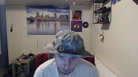 Snapshot of bigmike5702 chatting on October 21, 2025, 3:13 pm casper617 online show from October 21, 2025, 3:13 pm