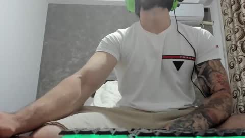 bigmuscles95 online show from June 1, 2026, 10:22 pm