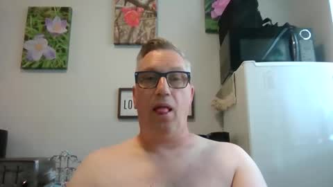 bignhard_69_ online show from May 29, 2026, 5:00 pm
