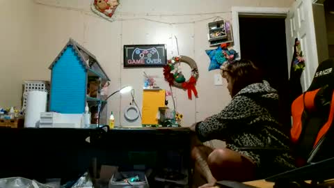 the Mini mami online show from September 28, 2025, 6:19 am