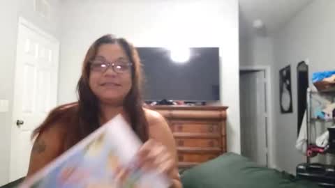 the Mini mami online show from October 6, 2025, 7:50 am