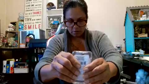 the Mini mami online show from November 12, 2025, 8:41 pm