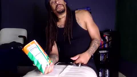 Snapshot of bigpussypump chatting on December 17, 2024, 9:17 am bigpussypump online show from December 17, 2024, 9:17 am