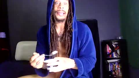 Snapshot of bigpussypump chatting on March 10, 2025, 8:37 am bigpussypump online show from March 10, 2025, 8:37 am