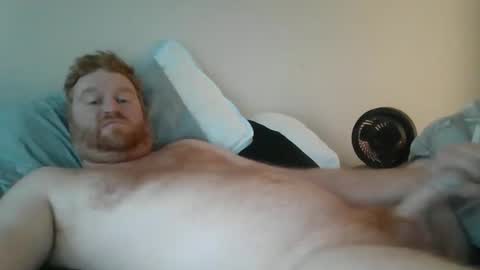 Snapshot of bigred92899 chatting on December 15, 2025, 9:52 pm bigred92899 online show from December 15, 2025, 9:52 pm