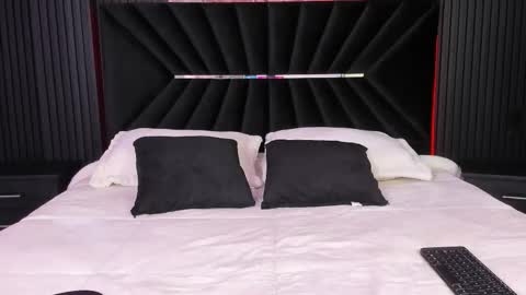 Zayra online show from October 21, 2025, 7:20 am