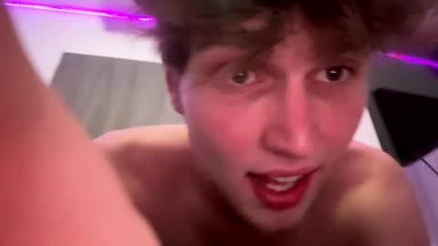 bigskinnyboyshh online show from January 3, 2025, 8:32 am