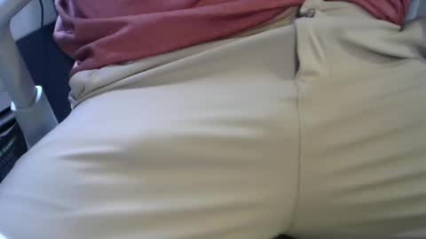 Snapshot of bigsword4her chatting on February 10, 2025, 2:37 pm bigsword4her online show from February 10, 2025, 2:37 pm