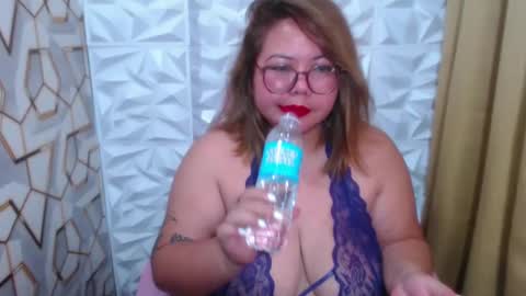 Snapshot of bigtitshotmom chatting on January 19, 2025, 8:29 am MARJ online show from January 19, 2025, 8:29 am