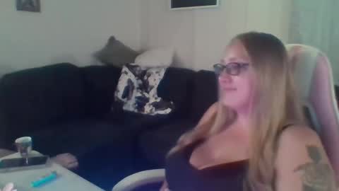 Snapshot of bigtittyboatboo chatting on October 3, 2025, 1:13 am Mountain Mama online show from October 3, 2025, 1:13 am