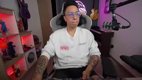 Snapshot of bigxboy96 chatting on November 9, 2025, 5:28 am bigxboy96 online show from November 9, 2025, 5:28 am