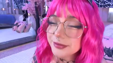 Biizzy online show from December 5, 2025, 1:52 pm