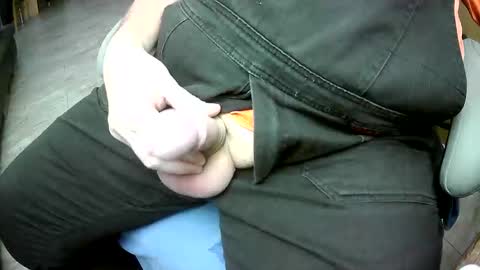 Snapshot of bikeman17 chatting on December 23, 2025, 10:24 am bikeman17 online show from December 23, 2025, 10:24 am