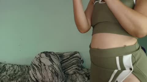hi  soy   natural girl biki online show from August 6, 2026, 1:40 am
