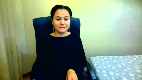 DOM NIKA online show from September 19, 2025, 9:37 pm