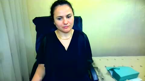 Snapshot of bililay chatting on April 24, 2026, 9:17 pm DOM NIKA online show from April 24, 2026, 9:17 pm