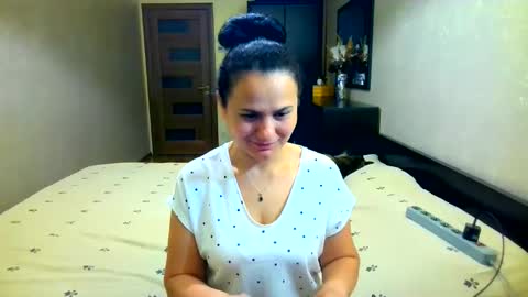 Snapshot of bililay chatting on May 20, 2026, 9:43 pm DOM NIKA online show from May 20, 2026, 9:43 pm