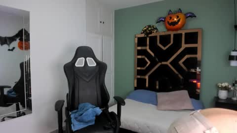 Billie online show from November 6, 2025, 11:04 pm