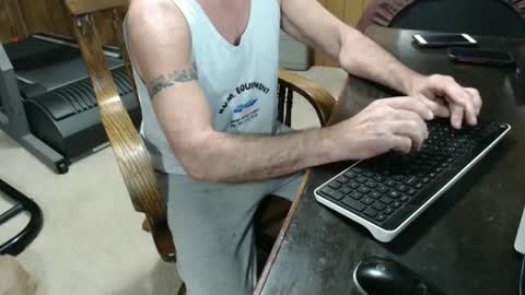 billy471 online show from December 23, 2024, 7:52 pm